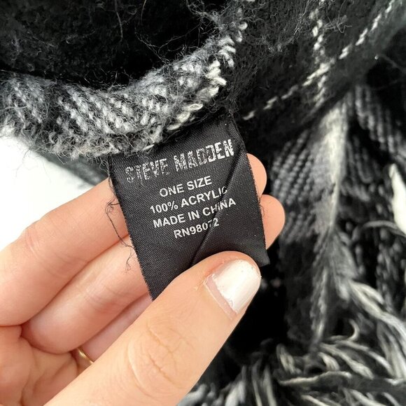 Steve Madden black and white blanket scarf infinity style casual warm winter - Picture 5 of 6